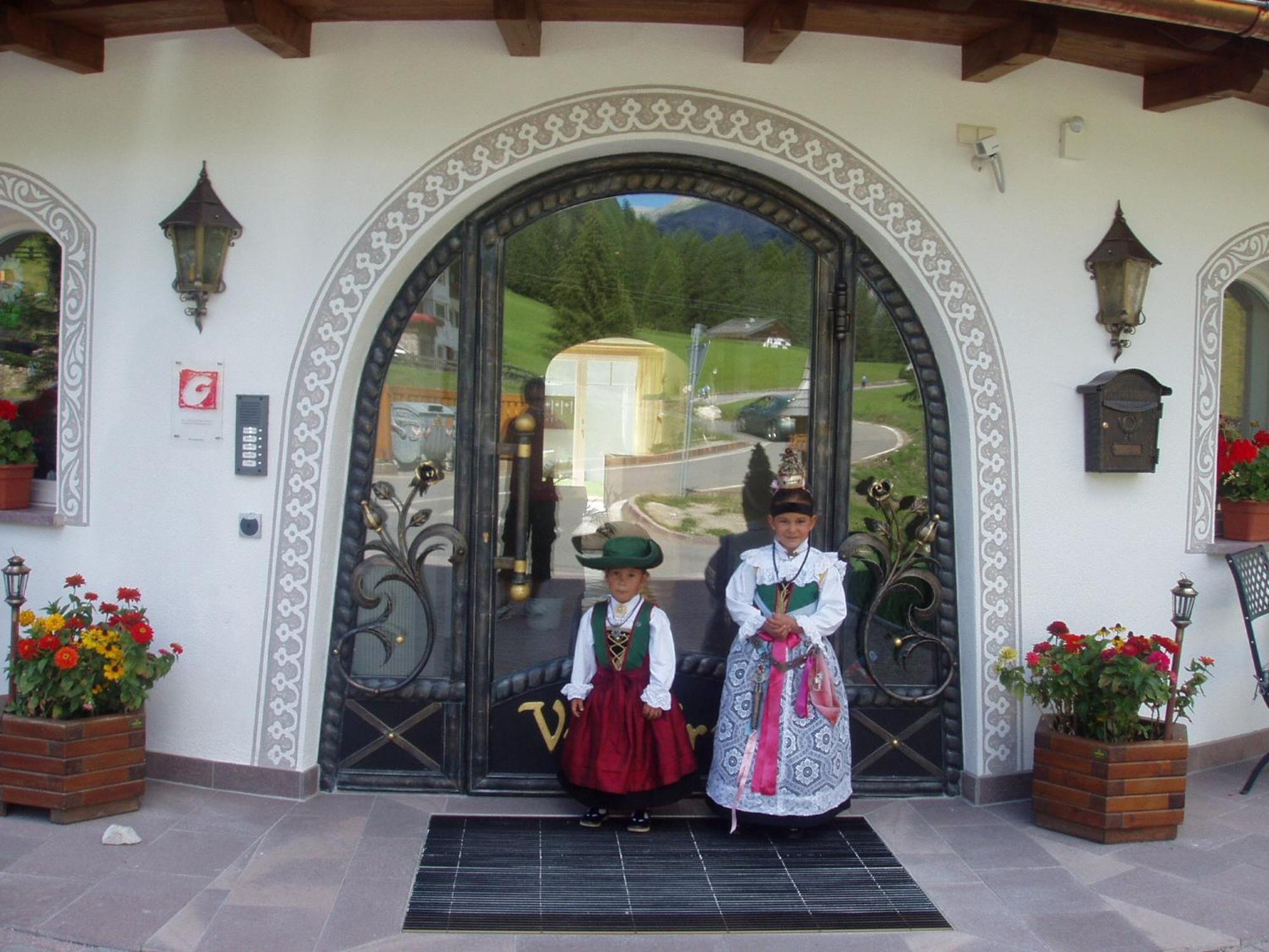 Garni Villa Erna Selva di Val Gardena Ngoại thất bức ảnh